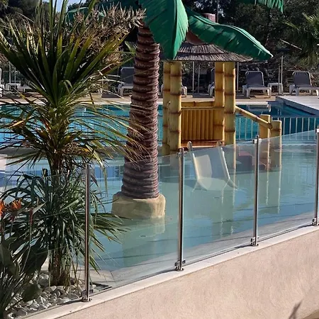 Mobilhome Vue Raphael De L'ile D'or Hotel